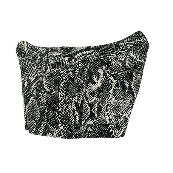 Express Black & White Snakeskin Python Print Satin Dress Shorts - Size 8 - Picture 4 of 11